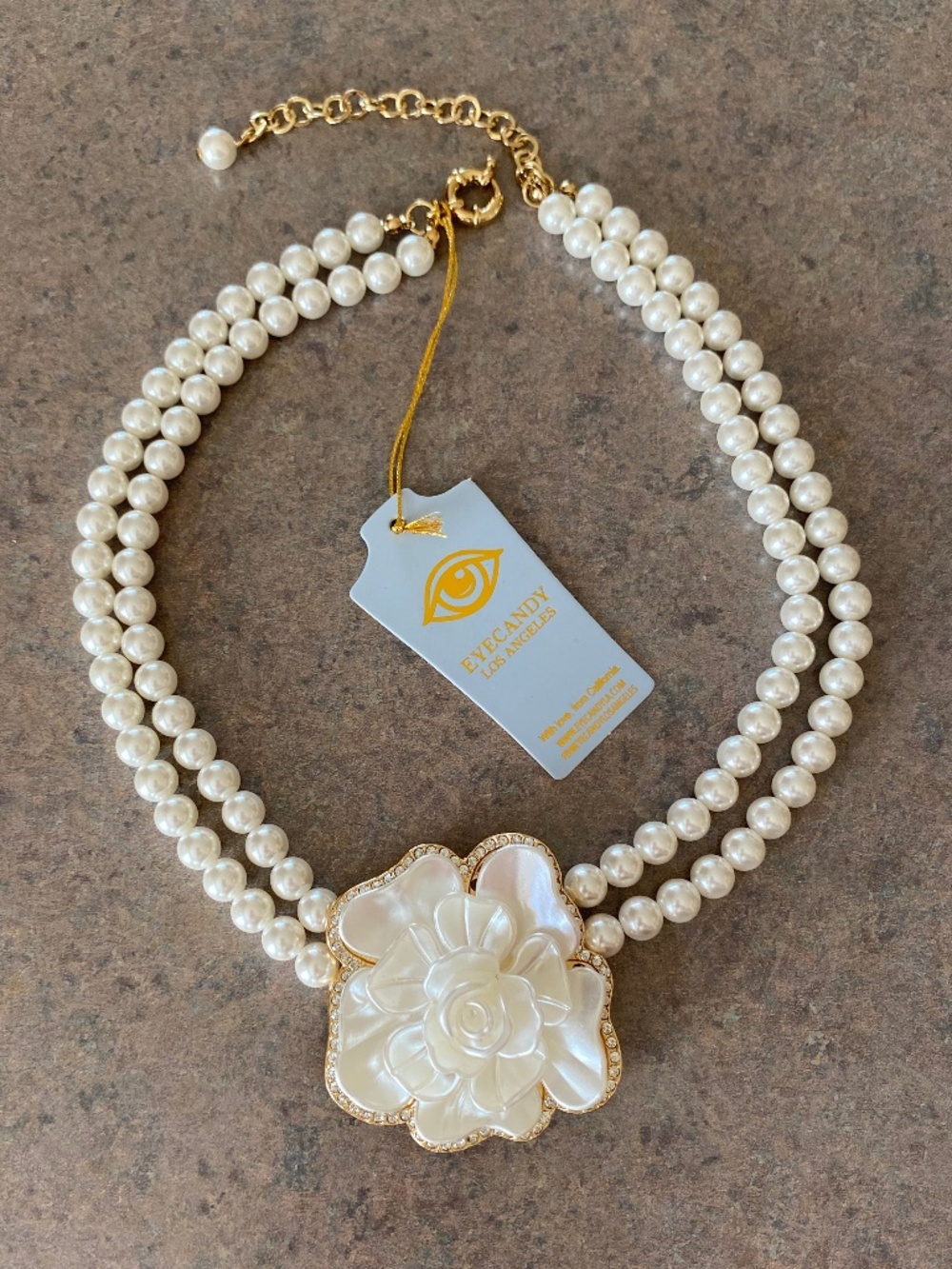 Eye Candy Los Angeles pearl necklace with alloy shell pearl flower